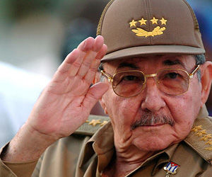 Presidente de los Consejos de Estado y de Ministros de Cuba, General de Ejército Raúl Castro