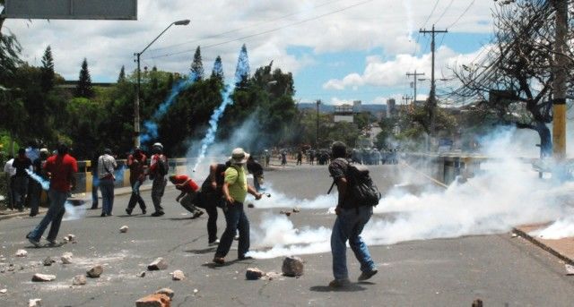 Brutal represión contra el pueblo de Honduras