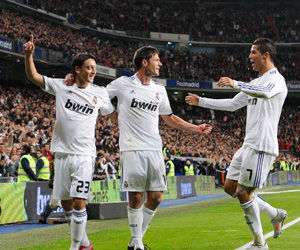 Ozil, Xavi y Cristiano celebran triunfo