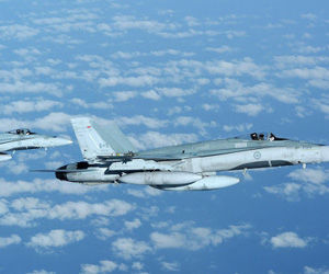 Aviones de la OTAN realizaron 154 vuelos en Libia la víspera. Foto Reuters