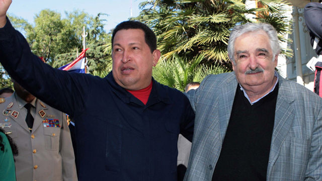 Hugo Chávez junto al Presidente uruguayo "Pepe" Mujica durante su visita al Uruguay. Foto Blog de Hugo Chávez
