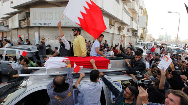 Los panelistas se refirieron a los convulsos ambientes en Yemen y Bahrein, caracterizados por la represión  contra los descontentos. Foto protestas en Bahrein
