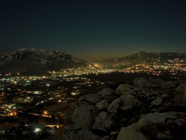Vista nocturna de Abbottabad. Foto/Wikipedia