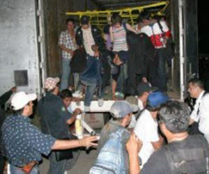 Inmigrantes fueron hallados en la madrugada del este martes en el sureste de México. Foto Telesur