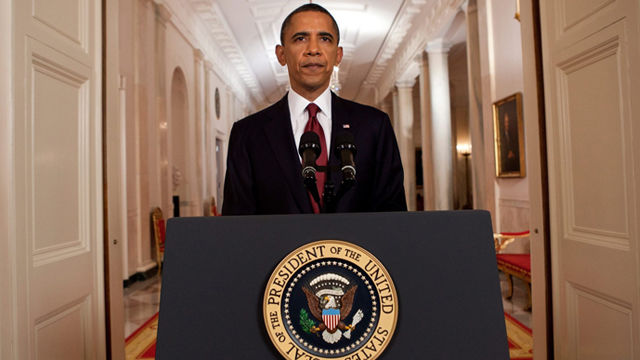 El presidente Barack Obama ha dado un giro hacia una postura más belicista, al punto de tratar de justificar los asesinatos extraterritoriales y extrajudiciales como es el caso de la muerte de Bin Laden. Foto Casa Blanca