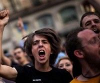 Manifestantes en una protesta en la Plaza del Sol en Madrid el 21 de mayo del 2011. Foto AP/Emilio Morenatti