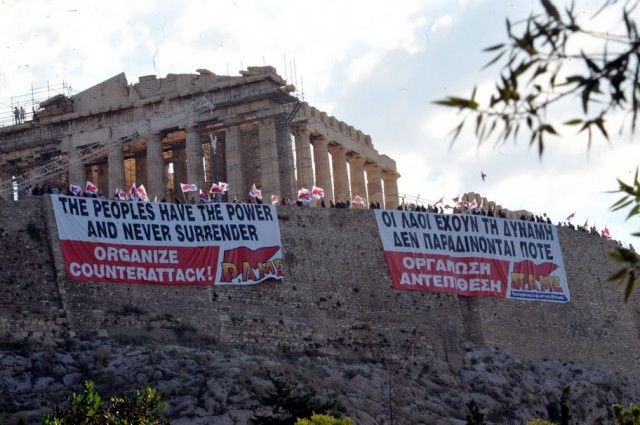 Llamada a la lucha desde la Acropolis