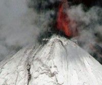 Volcán chileno entra en erupción