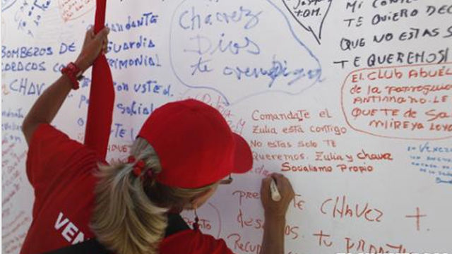 El pueblo expresa su apoyo y compromiso con el Comandante Presidente Hugo Chávez. Foto sitio web del PSUV