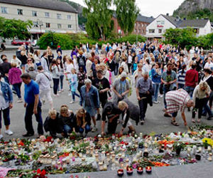 Noruega continua riendo tributo a las victimas del ataque