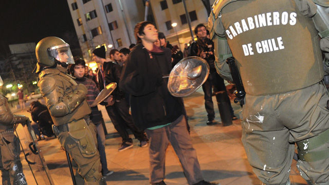 Estudiantes y profesores chilenos protestan