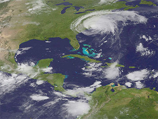 Una imagen satelital muestra la ubicación actual del huracán Irene.