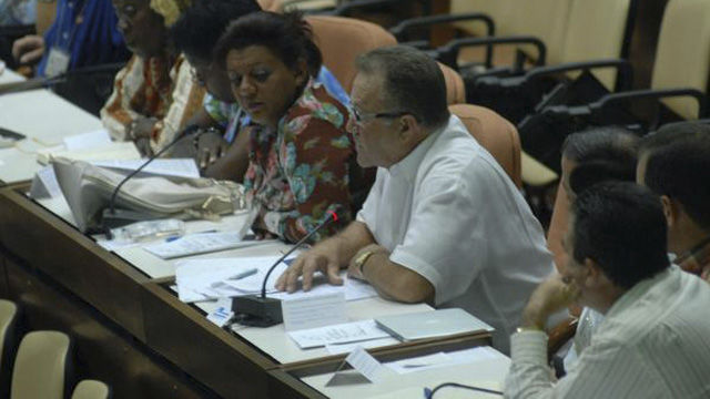 Diputados durante los debates del Séptimo Período de sesiones de la séptima legislatura de la Asamblea Nacional del Poder Popular de Cuba. Foto: AIN