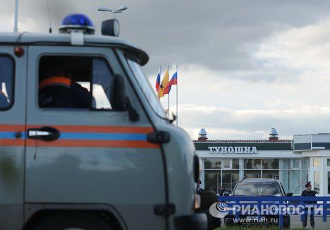 Numerosos policías acordonaron el lugar de la catástrofe. Foto Ria Novosti