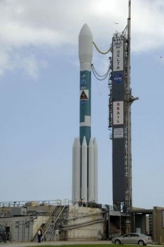 El cohete Delta 2, que transportará los satélites de Recuperación de Gravedad y Laboratorio Interior (GRAIL, por sus siglas en inglés), preparado para despegar el jueves 8 de septiembre en Cabo Cañaveral, en Florida. Foto: AFP