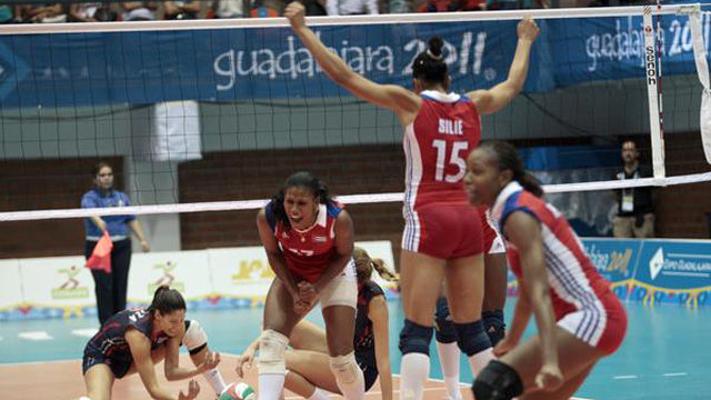 El equipo cubano de voleibol femenino venció a Estados Unidos 3 set por 1 y discutirá el oro en los XVI Juegos Panamericanos, en Guadalajara, México, el 19 de octubre de 2011. Foto: AIN /Ismael Francisco GONZALEZ/Agencia PL.