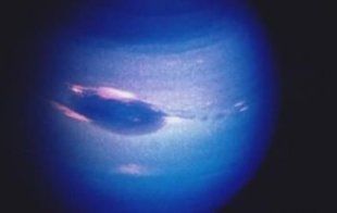 Mancha oscura Neptuno. Foto: NASA