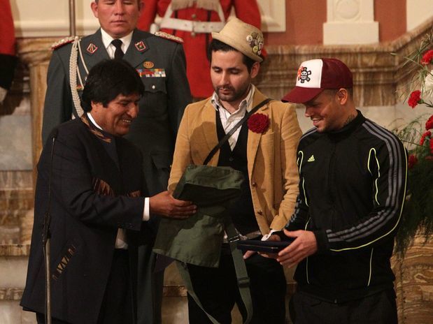 Evo Morales recibe a Calle 13.  Foto: EFE