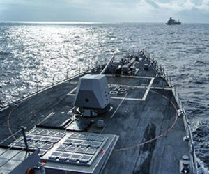 Submarino nuclear y buque destructor de EE.UU. entraron al Mar Rojo