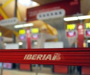 Pilotos de Iberia convocan a 30 jornadas de paro en España