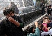 Represión contra estudiantes chilenos. Foto: AFP
