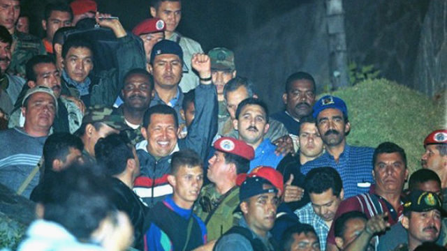 El pueblo venezolano exigió en aquellos días de abril de 2002 la restitución inmediata del presidente Hugo Chávez a su puesto de Jefe de Estado. Foto: AVN