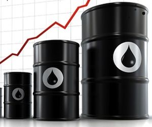 Petróleo cede terreno bajo influencia de factores económicos