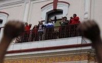 Presidente Hugo Chávez desde el Balcón del Pueblo en Miraflores