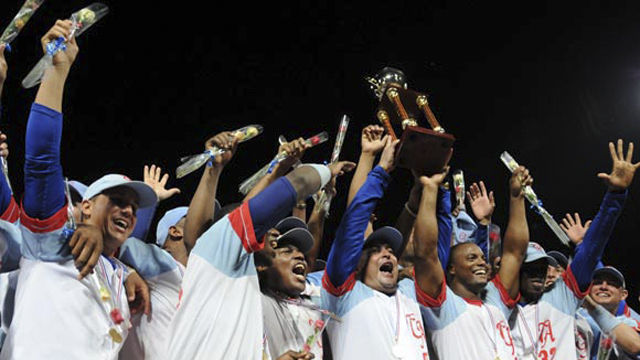 Ciego de Ávila venció a Industriales y se convirtió, por primera vez en la historia, en Campeón de la Serie Nacional de Béisbol. Foto: Ismael Francisco/Cubadebate