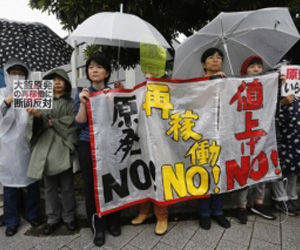 Japón reactivará reactores nucleares pese a oposición popular 