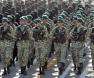 Irán envía efectivos militares a Siria en apoyo a su gobierno