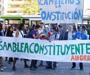 Organizaciones sociales piden profundas reformas a la actual Constitución chilena