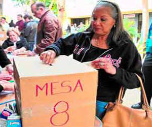 Multitudinaria participación en apertura electoral en Venezuela 