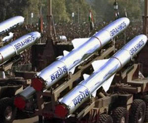 India prueba misil supersónico BrahMos desde unidad naval