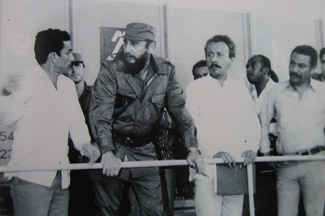 Fidel Castro junto al Comandante de la Revolución, Juan Almeida Bosque en la inauguración de la Terminal de Azúcar a Granel de Puerto Carúpano, Las Tunas, 20 de enero de 1978. Foto: Sitio Fidel Soldado de las Ideas