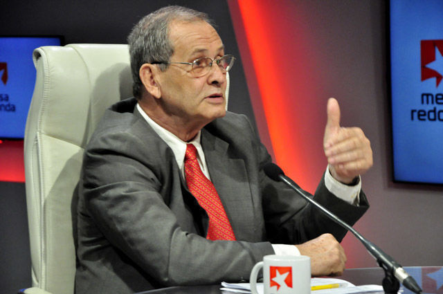 Lázaro Barredo Medina continuó la línea del debate acentuando la responsabilidad del candidato que se convierta en presidente.