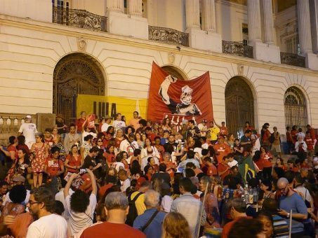 Gran cantidad de brasileños se movilizaron en favor de Lula. Foto: Brasil de Fato