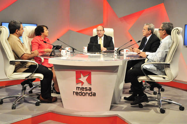 Directivos del Ministerio de Educación Superior comparecieron este miércoles en el espacio televisivo Mesa Redonda para responder las inquietudes y solicitudes de la población.