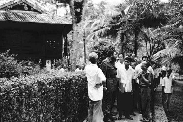 Fidel Castro en su visita a VietNam junto al general Giap