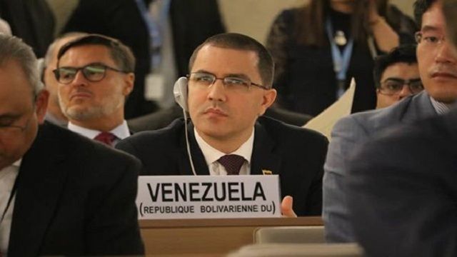 Solicitamos en nombre del pueblo de Venezuela y del presidente Nicolás Maduro el cese de la agresión a la República Bolivariana", indicó el canciller venezolano , Jorge Arreaza