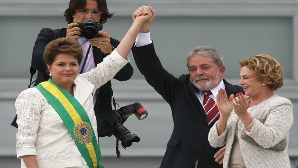 Lula (c) y Rousseff (i) encabezaron los Gobiernos del Partido de los Trabajadores. Foto: EFE