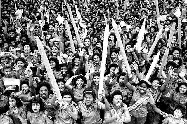 Campaña de alfabetización en la Cuba Socialista | Mesa Redonda