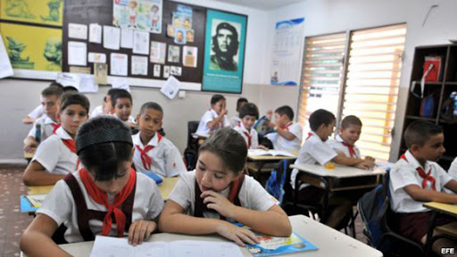 Cuba y Benin exploraron fortalecer el intercambio en materia de educación.